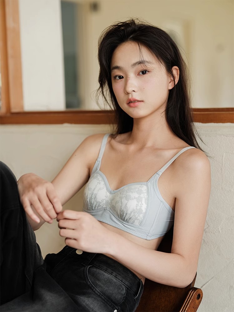 Sexy Strapless Lace Bralette T - مراجعة Wirefree Bra Comfort وسعره