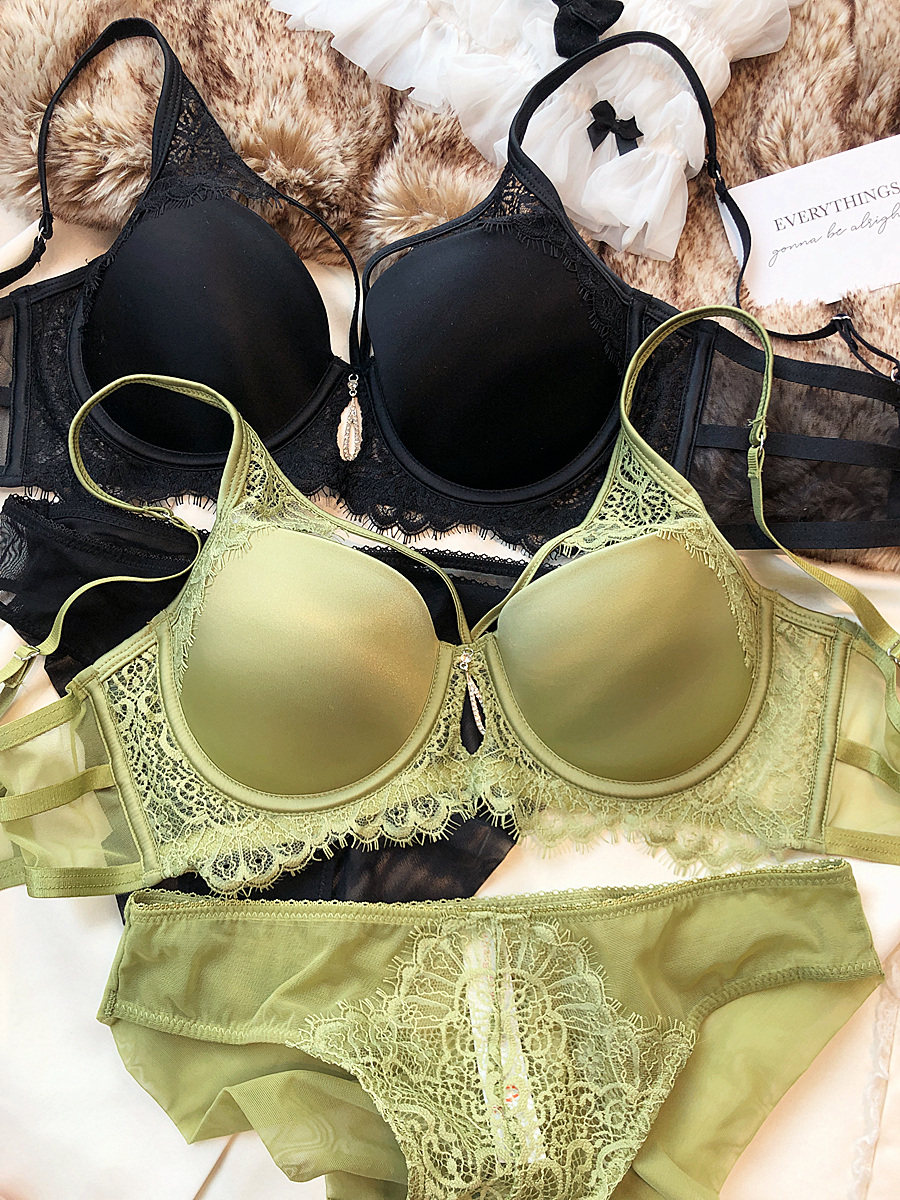Sexy Hollow Push Up Bra Set Se - مراجعة Plunge Bra Push Up وسعره
