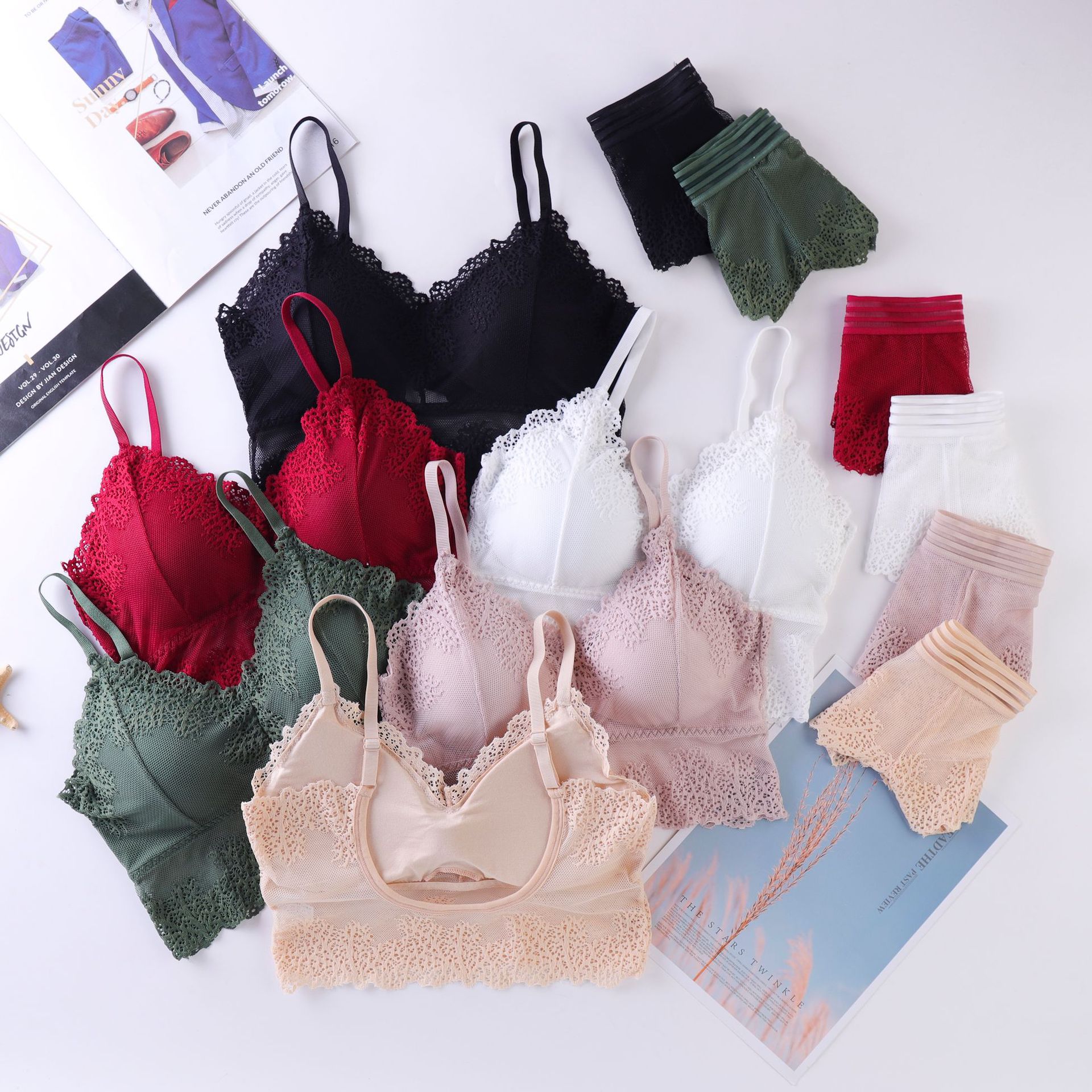 Women Lace Bra And Briefs Set  - مراجعة Lace Bralette Set وسعره
