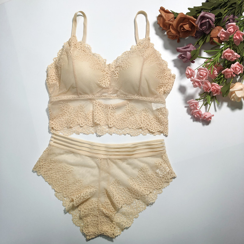 Women Lace Bra And Briefs Set  - مراجعة Lace Bralette Set وسعره