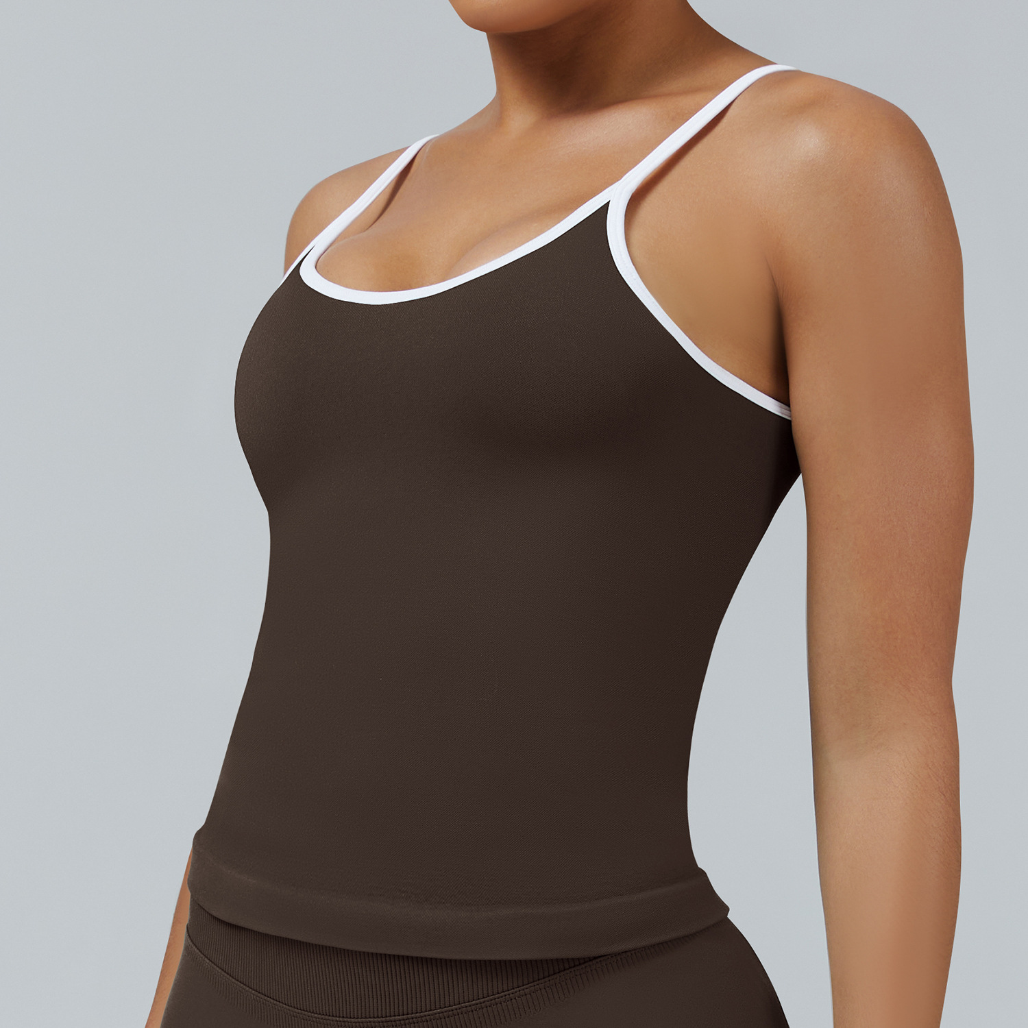 Color-Block Racerback Sports B - مراجعة Sports Bra Racerback وسعره