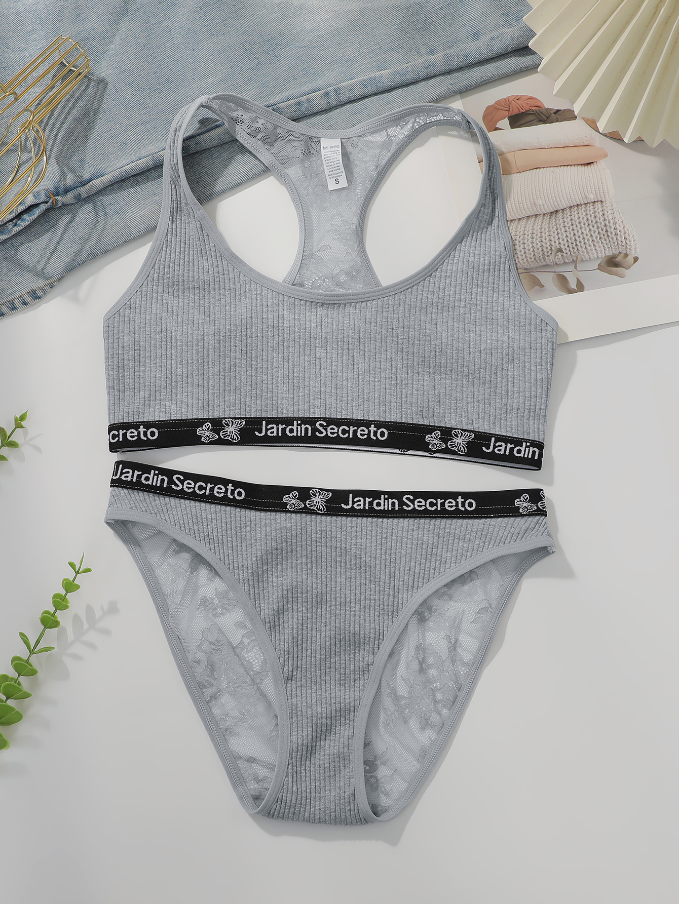 New Seamless Letter Design Bra - مراجعة Lace Bralette Set وسعره